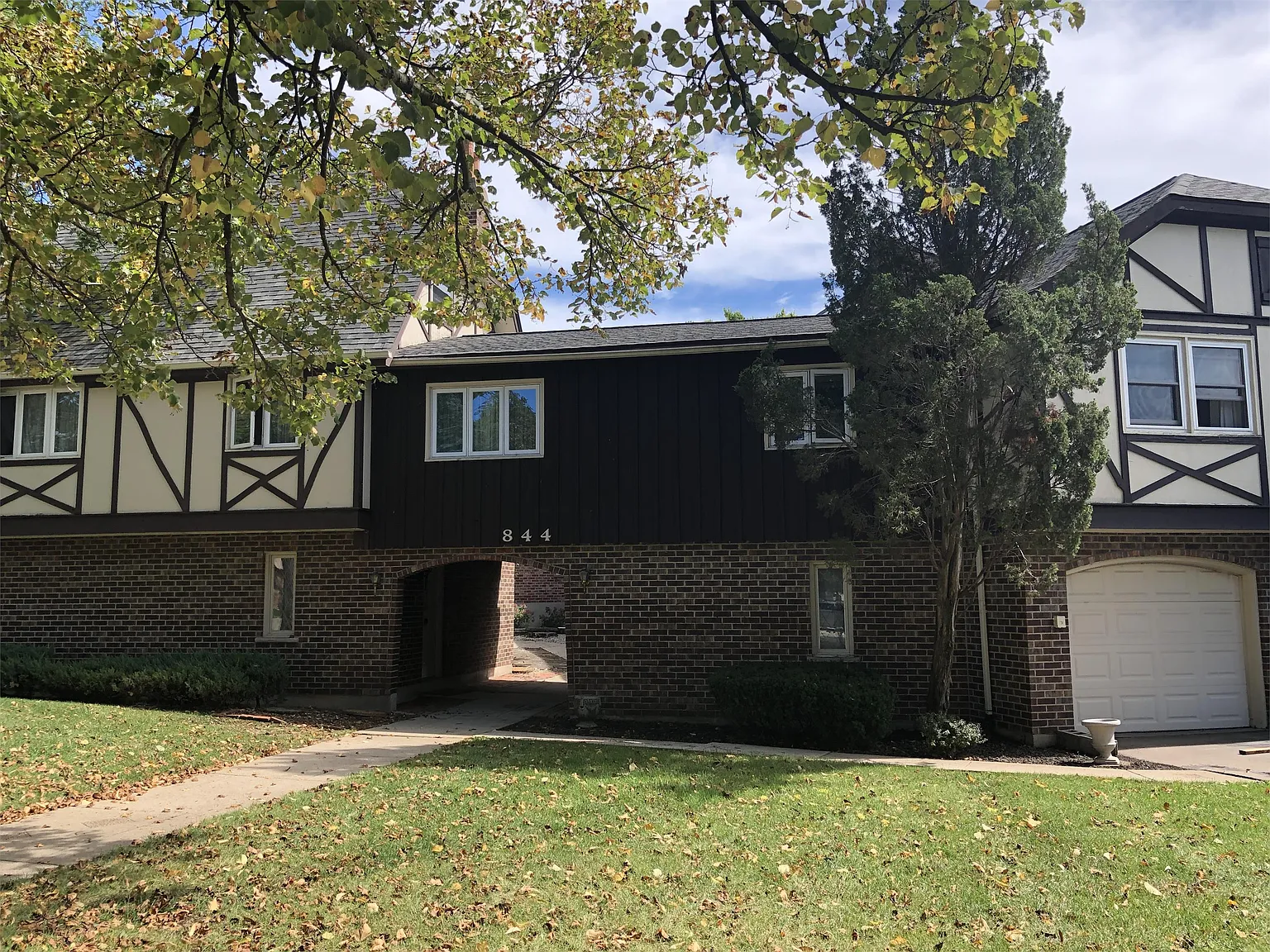 844 Village Quarter Rd APT B4 photo 1