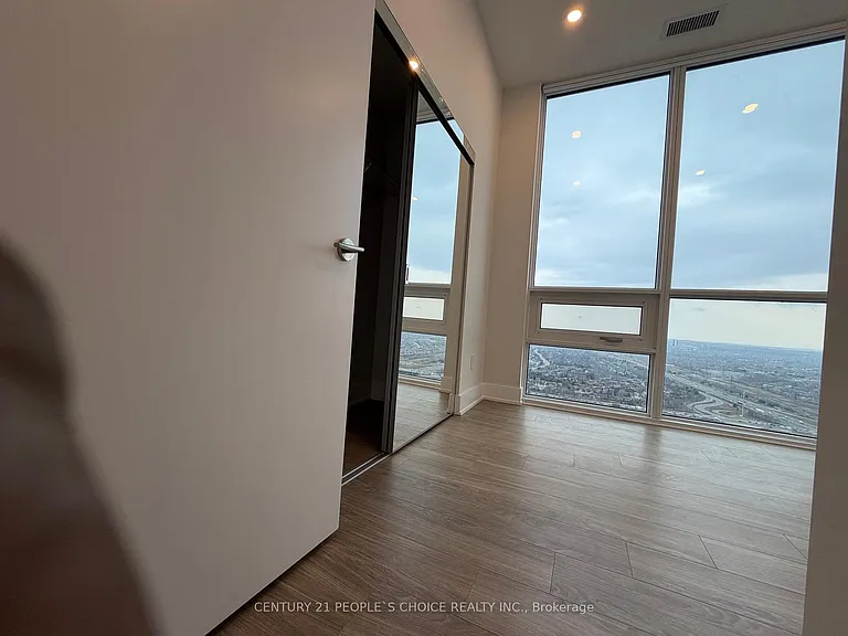 430 Square One Dr #Penthouse 05-05 — Photo 21