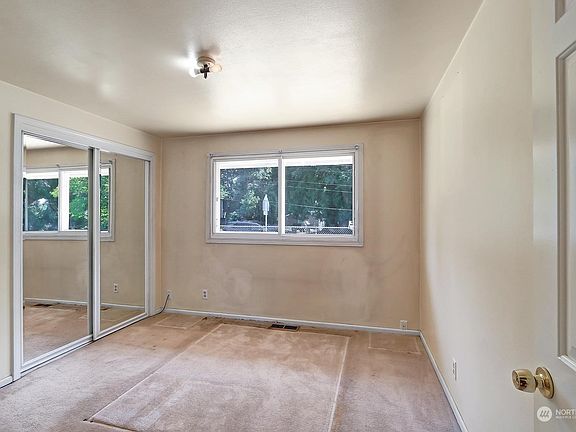 3rd image of 2620 S 138th St