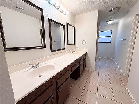 5th image of 13010 Moorcroft Ln