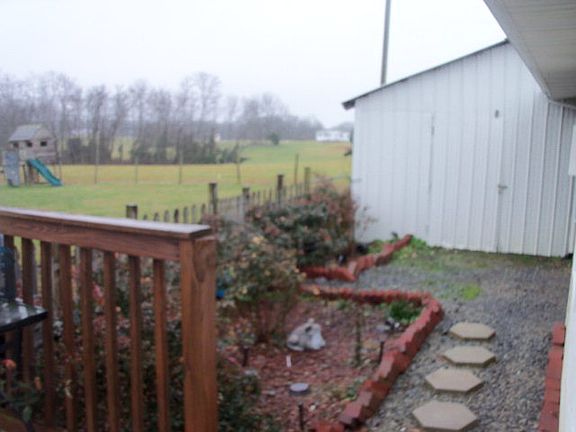 4th image of 520 Creamery Pike