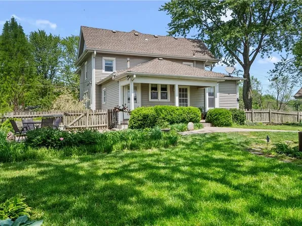1805 W Main St, Greenwood, MO 64034