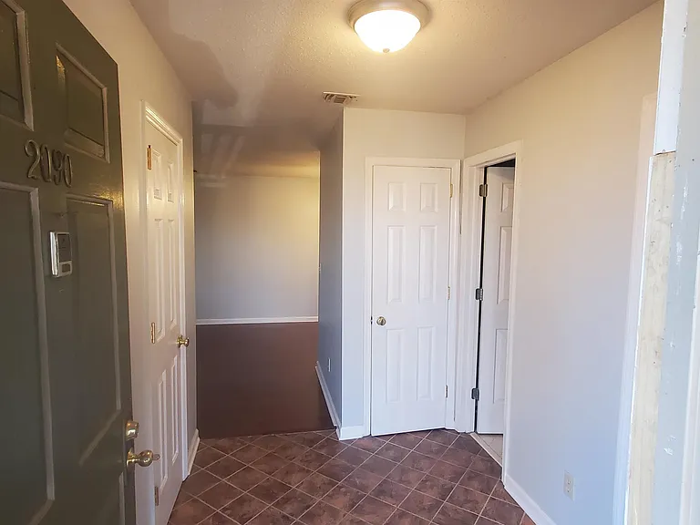 2090 Greenwood Pl SW — Photo 7