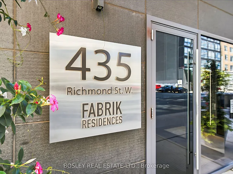 435 Richmond St W #205 — Photo 1