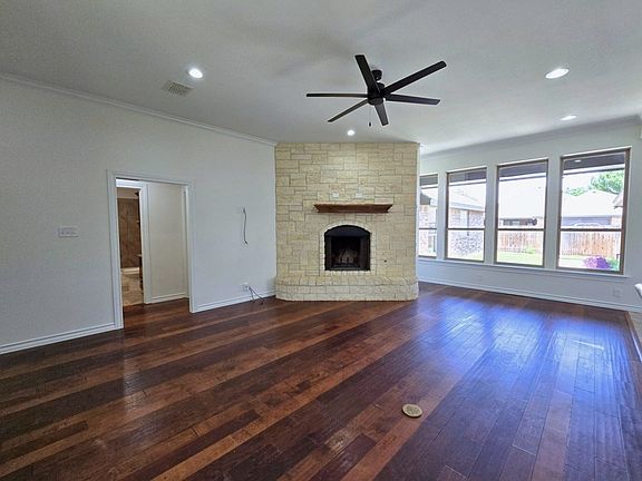 3rd image of 5913 Pedernales Dr