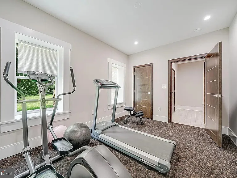 9908 Blake Ln — Photo 26