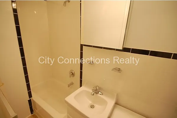 Rented by City Connections Realty | media 37