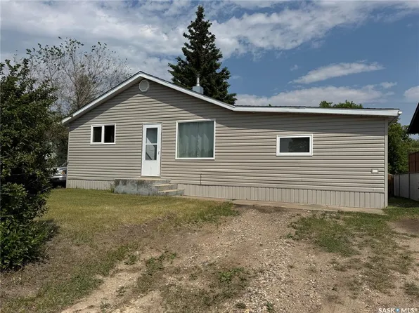 410 6th STREET E, Wynyard, SK S0A 4T0