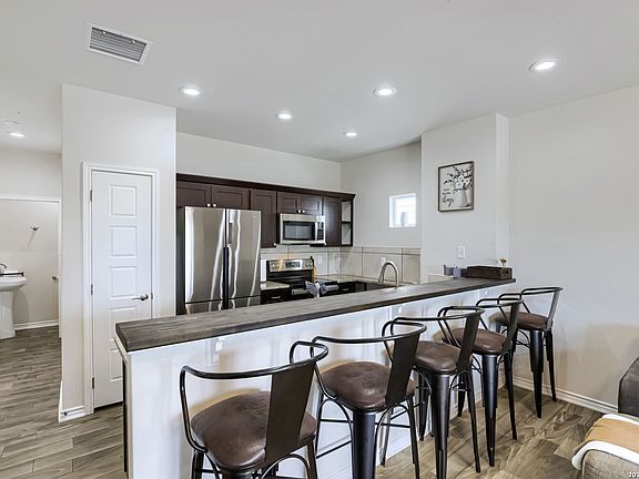 2nd image of 2531 CANYON LAKE FOREST DR