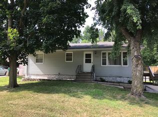 910 8th St SW, Independence, IA 50644