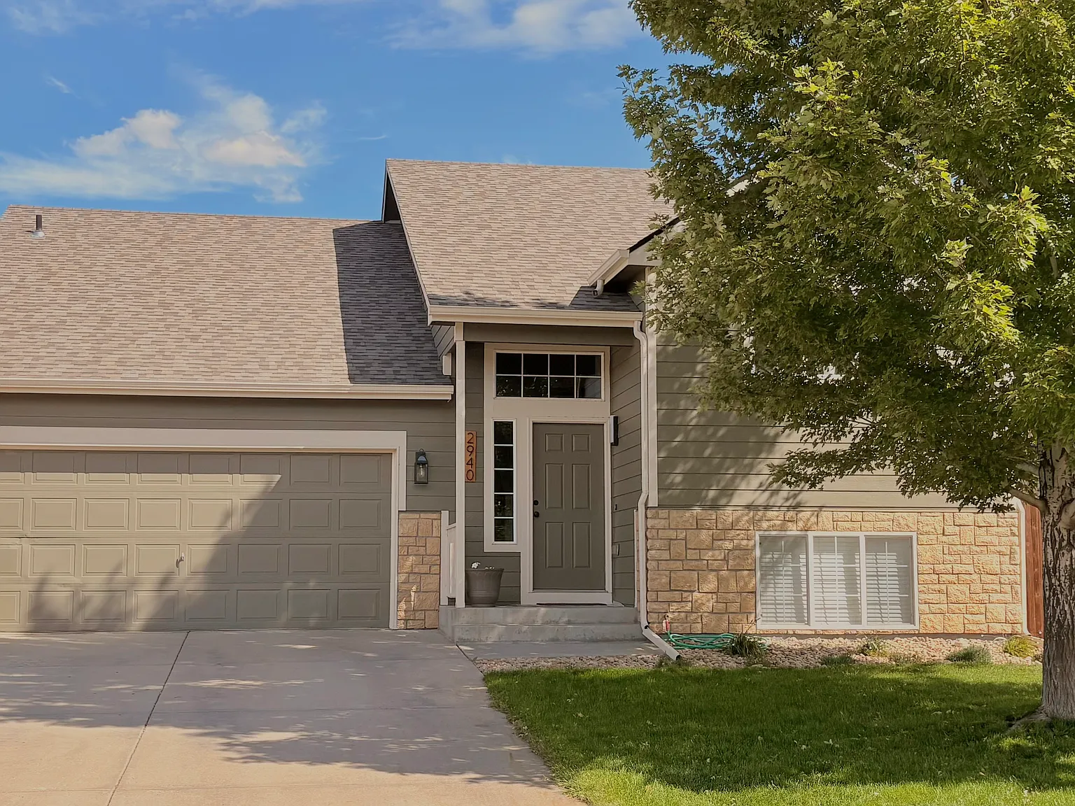 4 bed, 2136 sqft, $2,400 — Photo 1