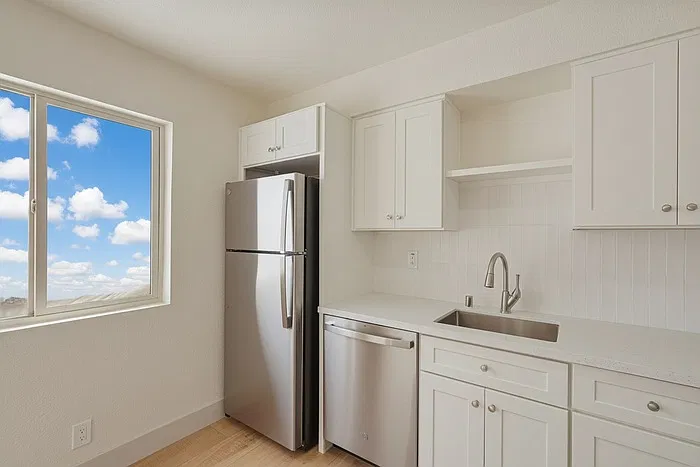 5250 14th Ave — Photo 3