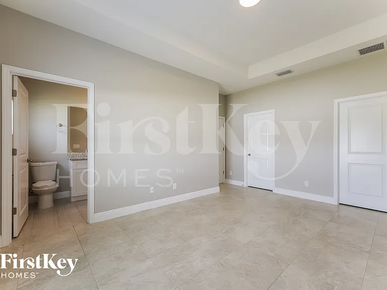 3757 NE 14th Ave — Photo 9