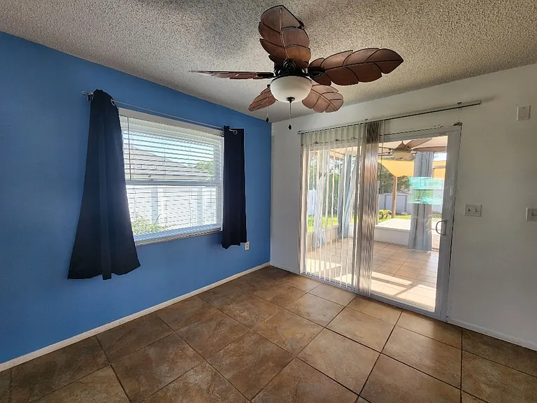 1425 Hathaway Ave — Photo 10