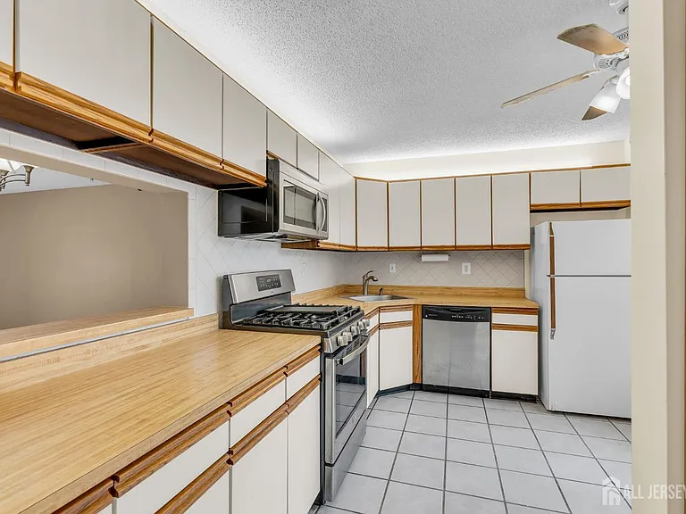 91 Chelsea Ct #14 — Photo 12