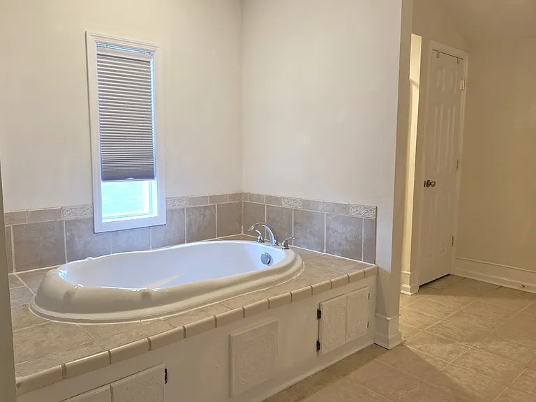1429 Stovall St — Photo 32