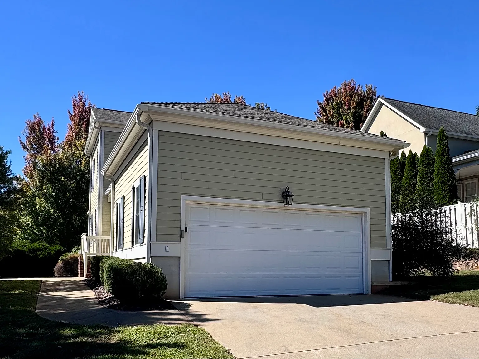 3 bed, 2.5 bath, 1905 sqft, $3,750 — Photo 2