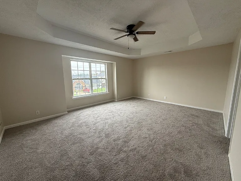 1240 Shannon Ln — Photo 8
