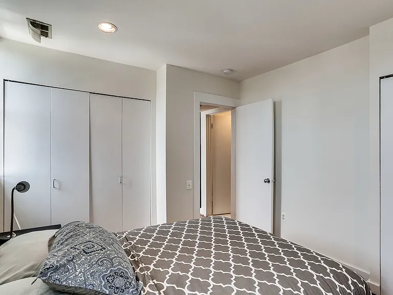1842 California St NW #13B — Photo 15