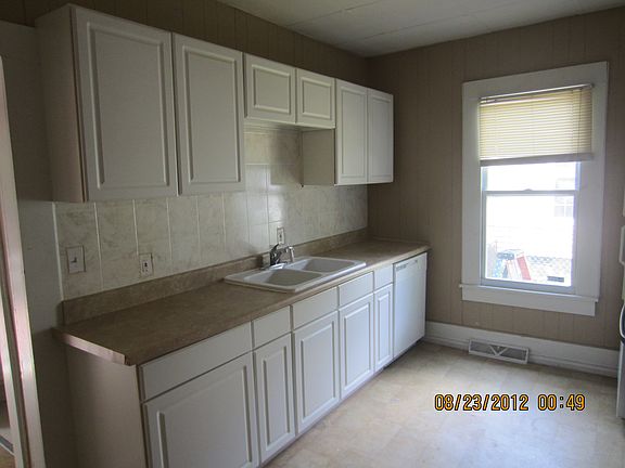 3rd image of 10 Keat Ave