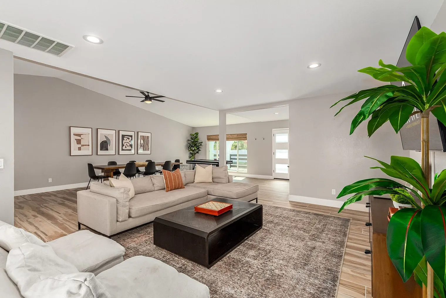 5 bed, 3.0 bath, 2917 sqft, $10,257 — Photo 3