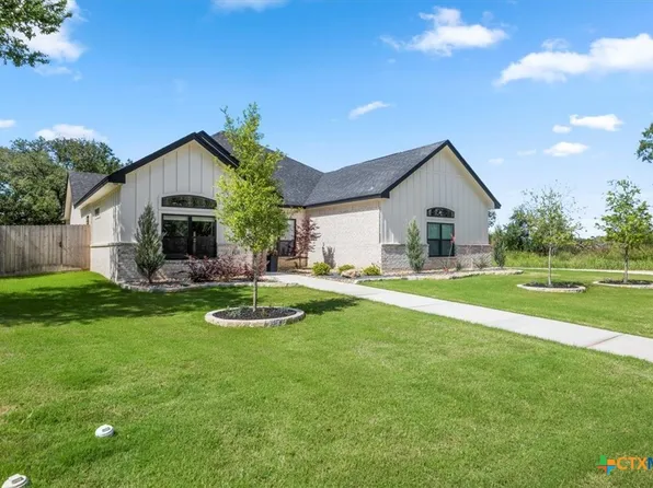 813 Eagle Heights Dr, Salado, TX 76571