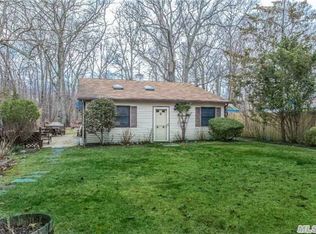 1530 Sigsbee Rd, Mattituck, NY 11952