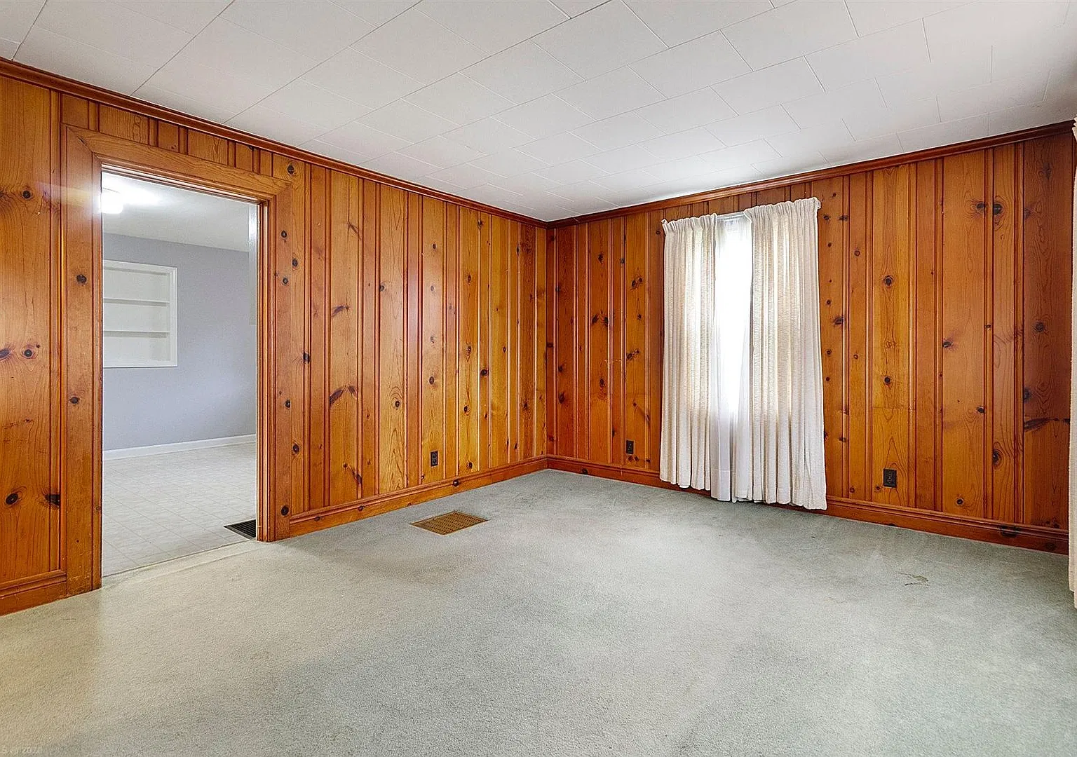 Brick Ranch with Basement in Christiansburg — Photo 3