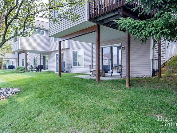 5th image of 393 Abbey Mill Dr SE