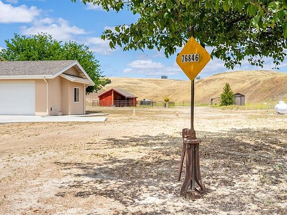 3rd image of 76846 Ranchita Canyon Rd