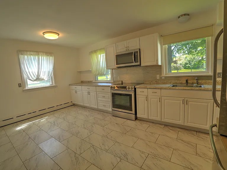 954 State Route 173 — Photo 13