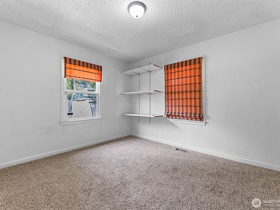 3rd image of 5210 McDacer Avenue
