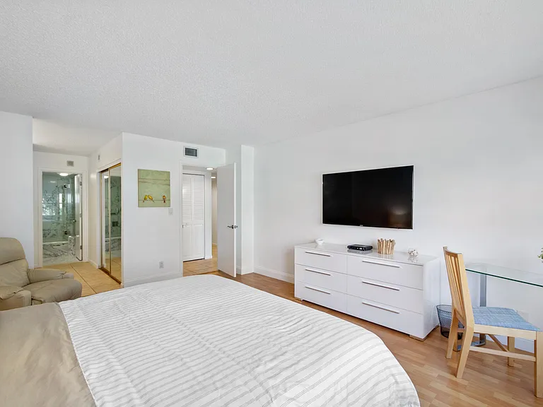 5000 N Ocean Blvd #208 — Photo 11