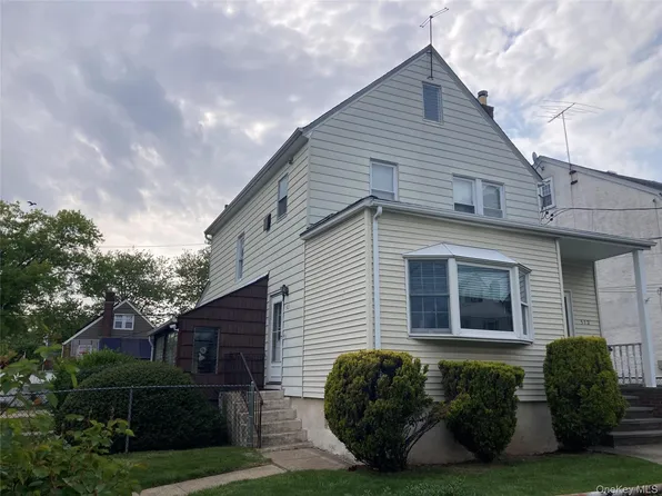 513 Marcellus Rd APT 1, Williston Park, NY 11596
