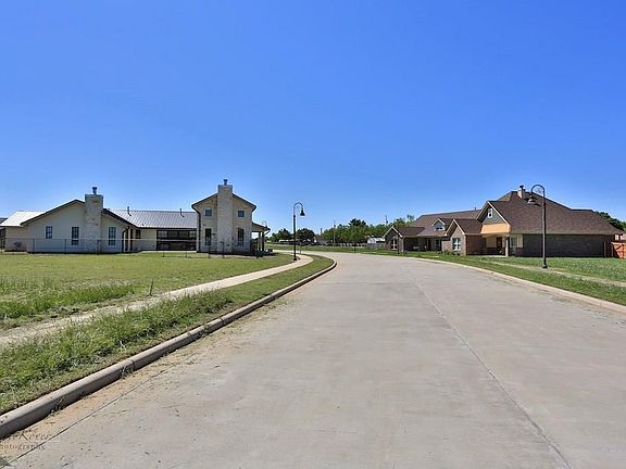 2nd image of 709 Edward Ct