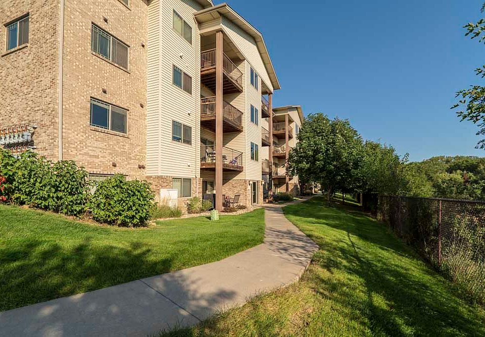 Enjoy spectacular, serene views of Zorinsky Lake Park from our community.