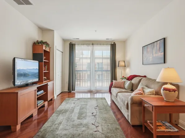 22 Avenue At Port Imperial APT 423, West New York, NJ 07093