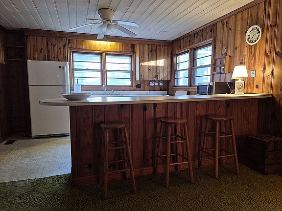 3rd image of 113 Clinton Rd
