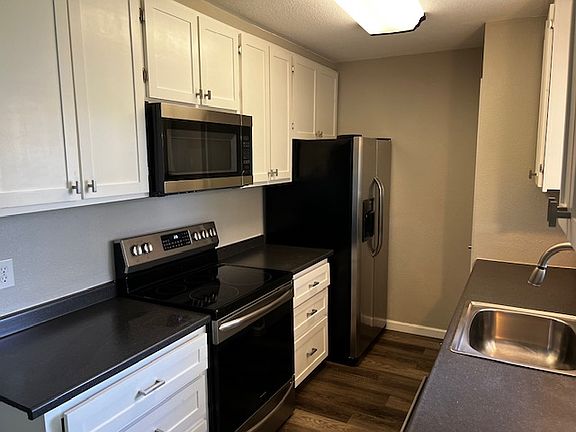 4th image of 610 E Martin Ln