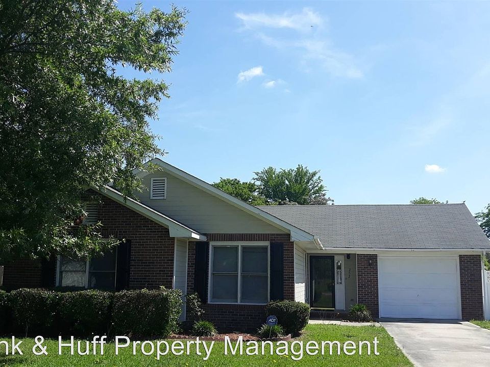 1st image of 252 Northwoods Dr