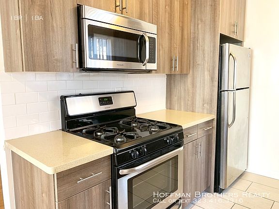 2nd image of 1114 N Clark St APT 5