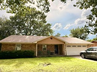 2009 Bowling Green St, Denton, TX 76201