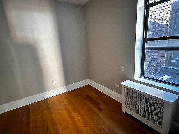 5th image of 544 W 50th St APT 5FW
