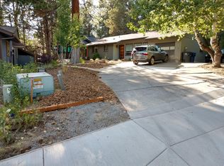 142 SW 19th St #B, Bend, OR 97702