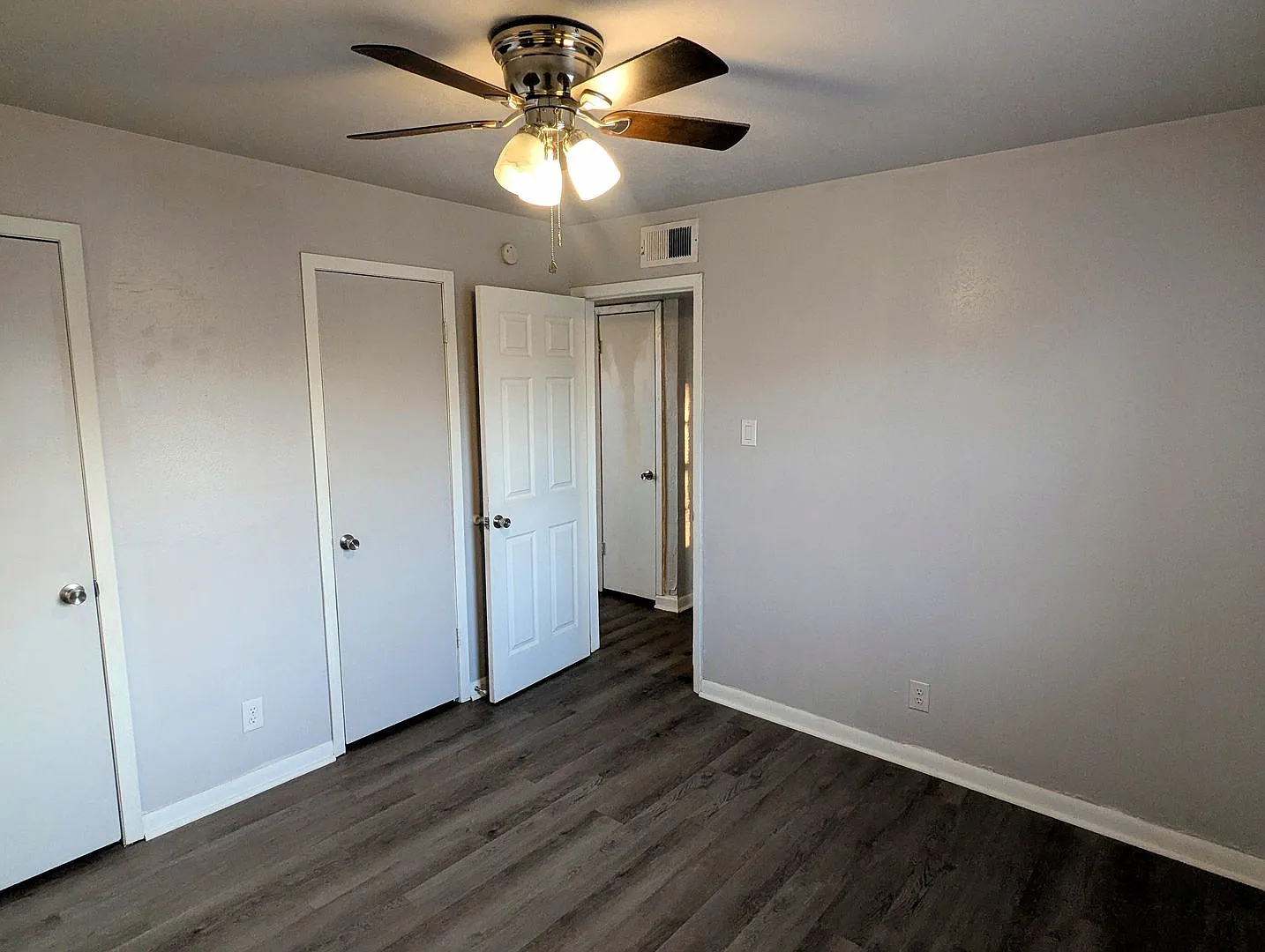 Town East — Photo 4