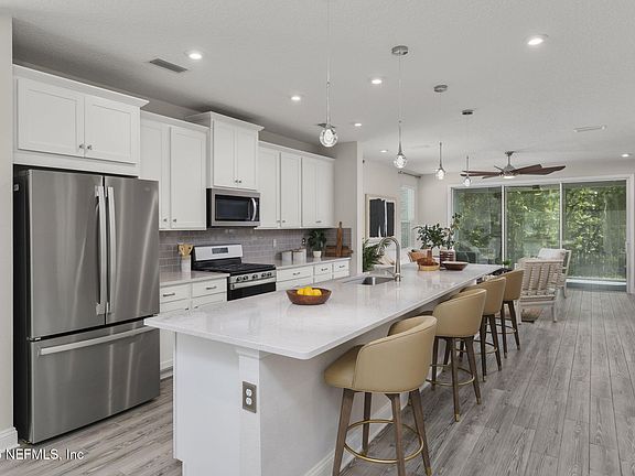4th image of 194 LADYSLIPPER Drive