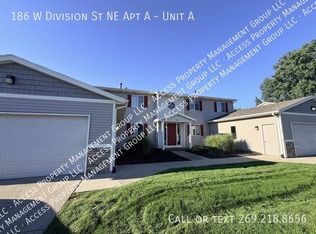 186 W Division St NE APT A, Rockford, MI 49341