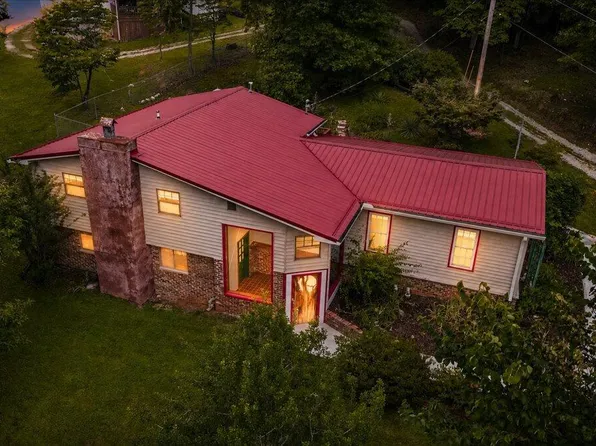 327 McDeerman Rd, Jacksboro, TN 37757