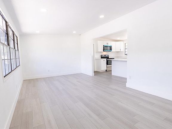 4th image of 4112 W FAIRVIEW HEIGHTS