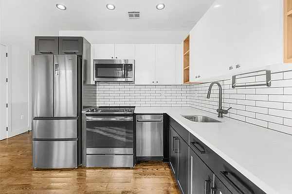 Rented by REAL New York | media 34